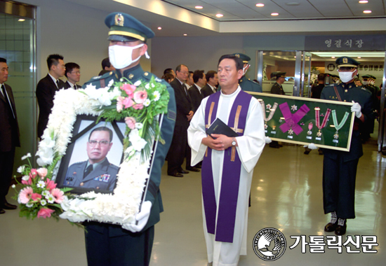 정승화 장군 선종…대전 국립묘지 안장