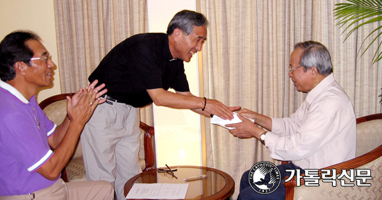 성 라자로마을, 베트남 나환우촌 방문 자선음악회 수익금 전달