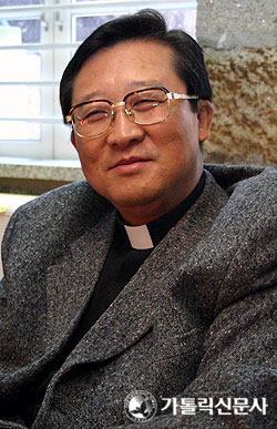 [저자와의 만남] 수품 25주년 강론집 낸 김웅열 신부
