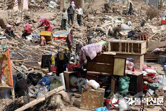 교황, 중국에 애도 메시지 “지진 피해에 신앙으로 함께할 것”