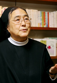 이해인 수녀, 시 88편 담은 시집 「작은 기도」 발간