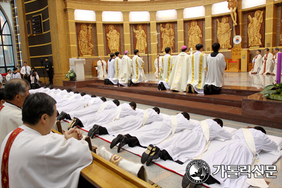 [나는 예비신자입니다] (25) 주교님도 신부님도 모두 성직자