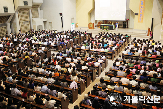 [2013 출판결산] ‘독서운동’ 바람 … 책 읽는 교회 확산