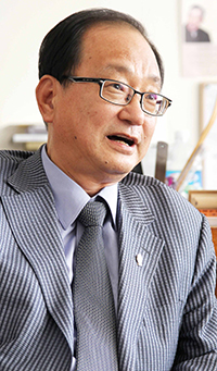 [저자와의 만남] ‘김수환 추기경 전기’ 집필 중인 이충렬 작가