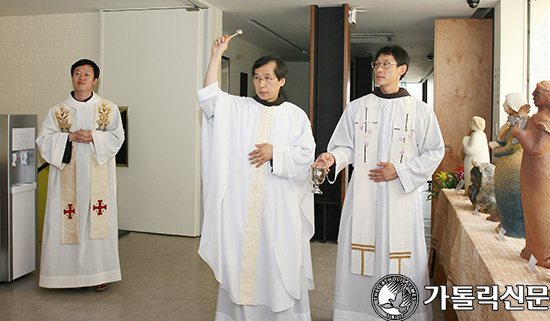 작은형제회, 프란치스코 교육회관 증개축 미사 봉헌