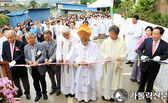 공소신자 60년 염원으로 쌓아올린 성전