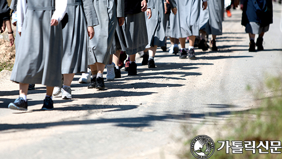 [사진] 순교자성월, 하느님 향해 걷다