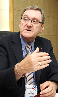 나일 케네디 우눔옴네스 회장