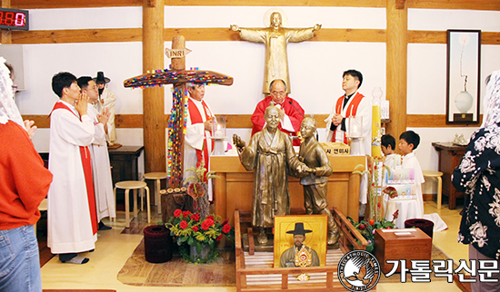 의정부교구 순교자공경위, 마재성지 ‘정약종·철상 부자상’ 축복