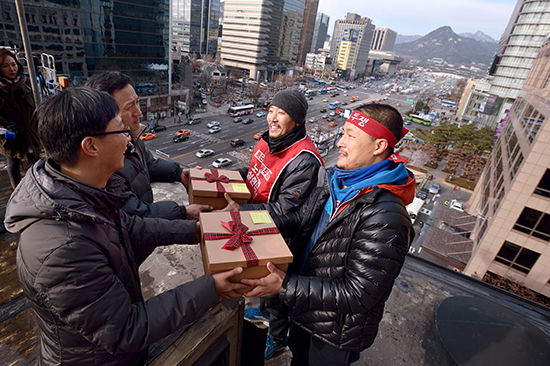 유경촌 주교, 씨앤앰 해고근로자 위로