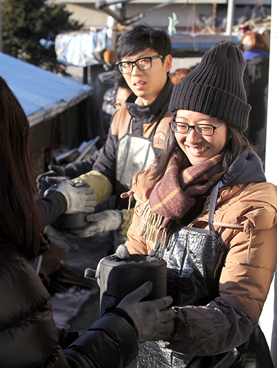 원주교구 청년사목국, 성탄절 ‘청년연탄봉사’