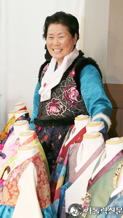 예닮한복 박춘하 회장, 명절마다 북한에 쌀 보내고 10여 년 째 직접 봉사 참여