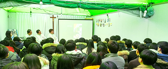팽목항 찾은 청소년들 “그날의 슬픔 잊지 않겠습니다”