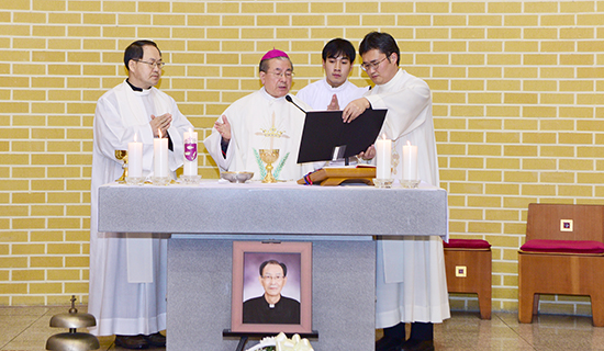 원주교구 안승길 신부 선종 1주기 추모미사 봉헌