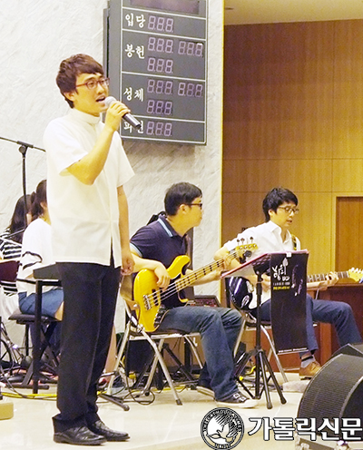 인천교구 한덕훈 신부, 첫 음반 수익금 해안본당 재건축 위해 기부