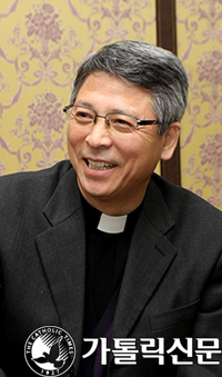 교황청 문화평의회 총회 참석한 이성효 주교