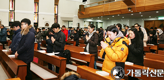 서울 노량진동본당, 주일 저녁 고시생 위한 미사 “큰 위안 돼요”