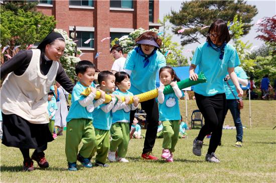 [사진] 전주 수녀연합회, 첫 유아교육기관 운동회