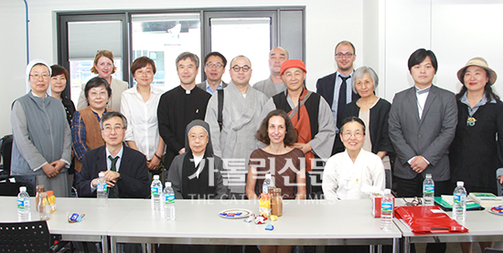 스위스 니콜 뷔어쉬 인권특임대사, 종교계 지도자 초청