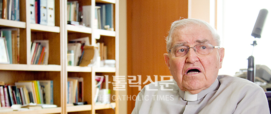 [저자와의 만남]  회고록 「성모님의 손에 이끌린 신부」 발간한 하 안토니오 몬시뇰