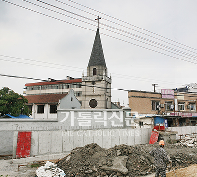 김대건 신부 첫 미사 봉헌 성당… 헐릴 위기