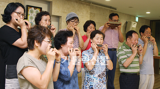 서울 문정2동본당 하모니카 동아리 국제대회 4개 부문 수상