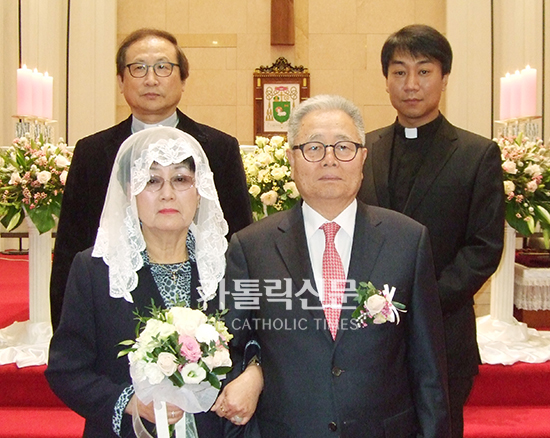 제주 중앙주교좌본당 70대 노부부의 혼인성사