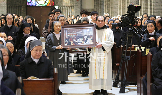 한국 수도자들, ‘축성생활의 해 감사미사’ 봉헌