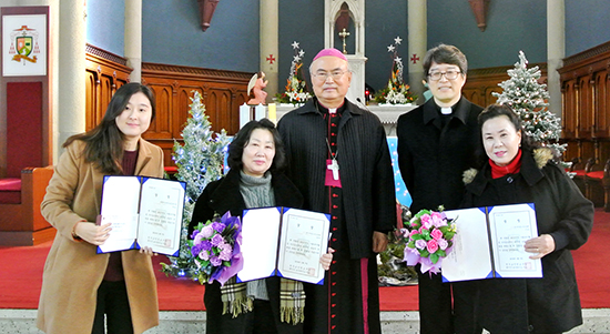 인천가톨릭사회복지회, 교구 내 11개 시설에 지원증서 전달