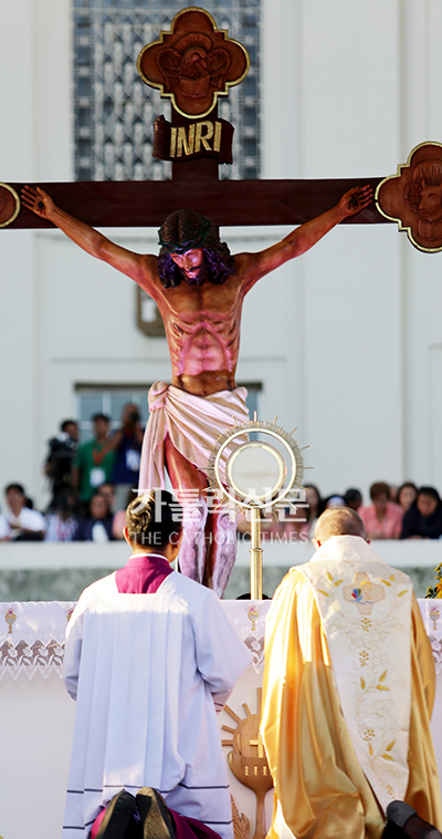 “성체성사의 은총 나누자” 세계성체대회 폐막