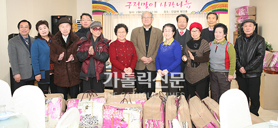 서울 대방동본당·15지구 빈첸시오회, 지역 중국 동포 어르신에 설 선물
