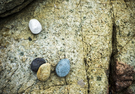 [포토에세이] 돌을 내려 놓아라