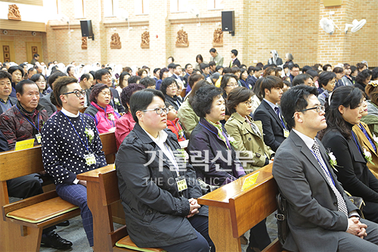 대전 보령동대동본당, 300명 넘는 예비신자 봉헌 화제