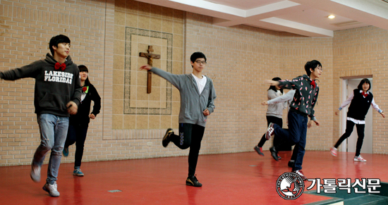 수원교구 하안본당 중고등부 주일학교 선행 화제