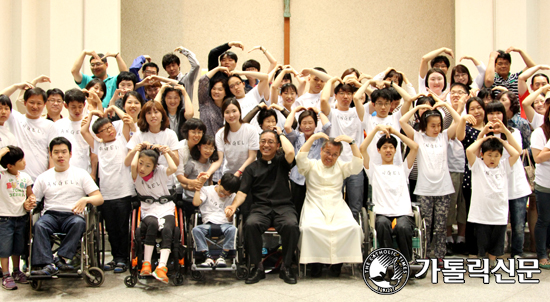 수원교구 중앙본당 장애인 주일학교 ‘무지개반’ 창립 10주년 기념미사·축하연