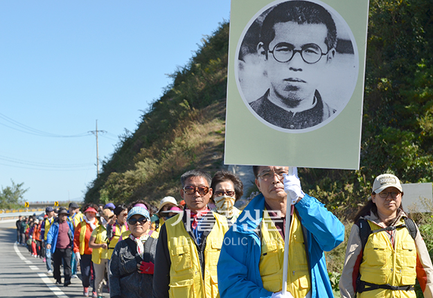 “도보성지순례하며 아프리카 도와요”