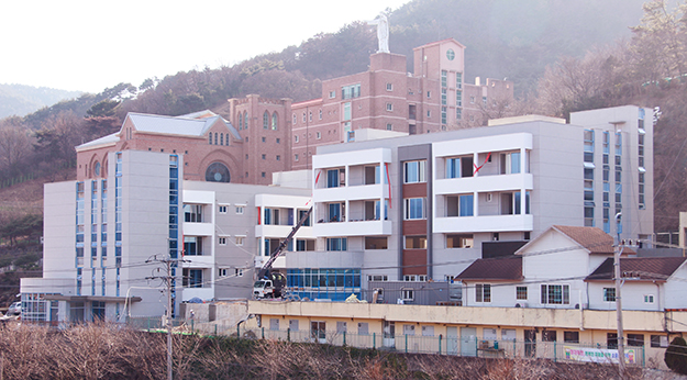 28일 부산교구 오순절평화의마을 ‘희망의집’ 축복