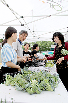 [사진기사] “생명 농산물 만나는 명동으로 오세요”