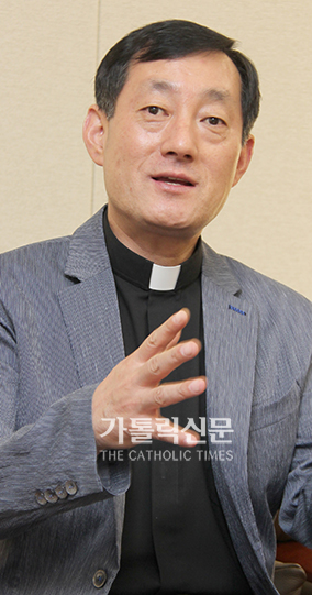 라틴 아메리카 선교사회 연수 참가한 문희종 주교