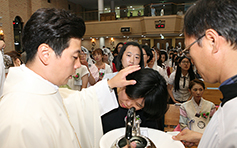 인천 청라본당, 지역과 함께한 노력에 101명 영세 ‘경사’