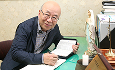 3년 동안 4개 국어 신약성경 필사한 홍콩한인본당 김상철씨