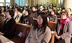 올해 첫 명동 ‘도시피정’… 수난을 묵상하다