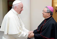 김희중 대주교, 교황청 방문 후 귀국