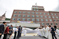 예수의 꽃동네 유지재단, ‘교황 프란치스코 센터’ 축복