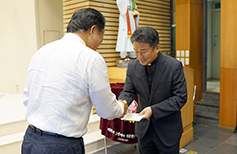 대전 궁동본당, 청주교구에 수해성금 1000만원 전달