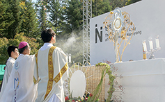 남양성모성지, 교황 축복받은 성체현시대 안치