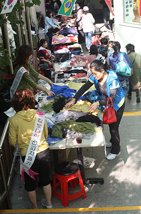 서울 구로3동본당, 캄보디아 돕기 바자