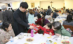 서울 공항동본당, 성당문 활짝 열고 지역민과 흥겨운 나눔 잔치
