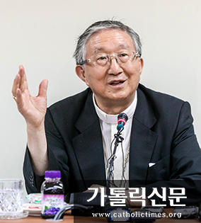 제3차 남북정상회담 참석한 주교회의 의장 김희중 대주교 기자간담회
