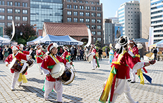 풍성한 수확의 기쁨 나누다